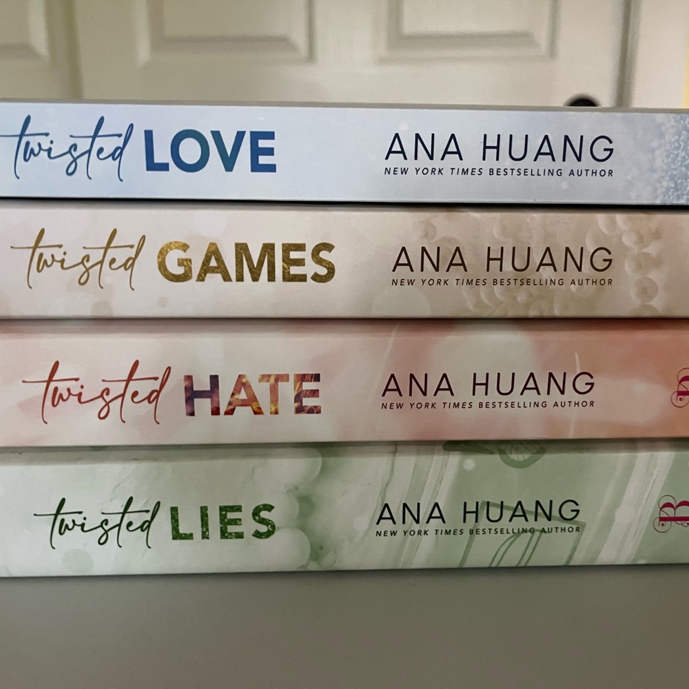 Twisted series by Ana Huang (4 book set)